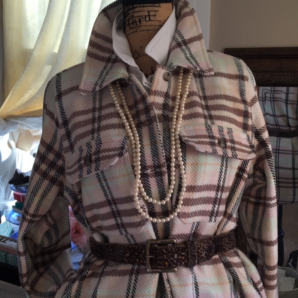 Universal Thread • Brushed Fleece Oversized Plaid Shacket Jacket with Pockets! - Picture 6 of 16